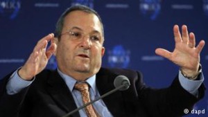 Ehud Barak akizungumza katika mkutano wa kisera mjini Vienna wakati alipokuwa waziri wa ulinzi wa Israel.