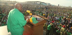 Rais Mstaafu wa awamu ya tatu, Benjamin Mkapa akihutubia kwenye ufunguzi wa kampeni za CCM