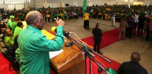 Â Mgombea Urais kwa tiketi ya CCM Â tawala Dkt John Pombe Magufuli akiongea na wazee wa Dar es salaam leo Agosti 19, 2015 katika ukumbi wa Diamond Jubilee jijini Dar es salaam.