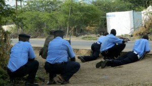 Polisi wa Kenya walipokuwa wakipambana magaidi katika Chuo Kikuu cha Garisa 